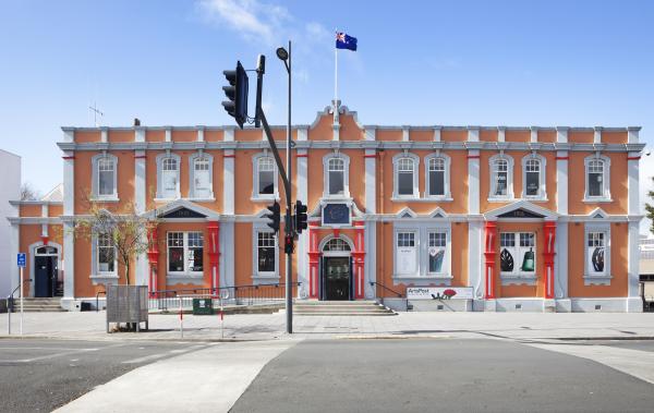 ArtsPost Galleries Shop2